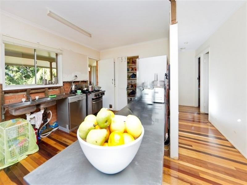 10 Marti Street, Bayview Heights QLD 4868