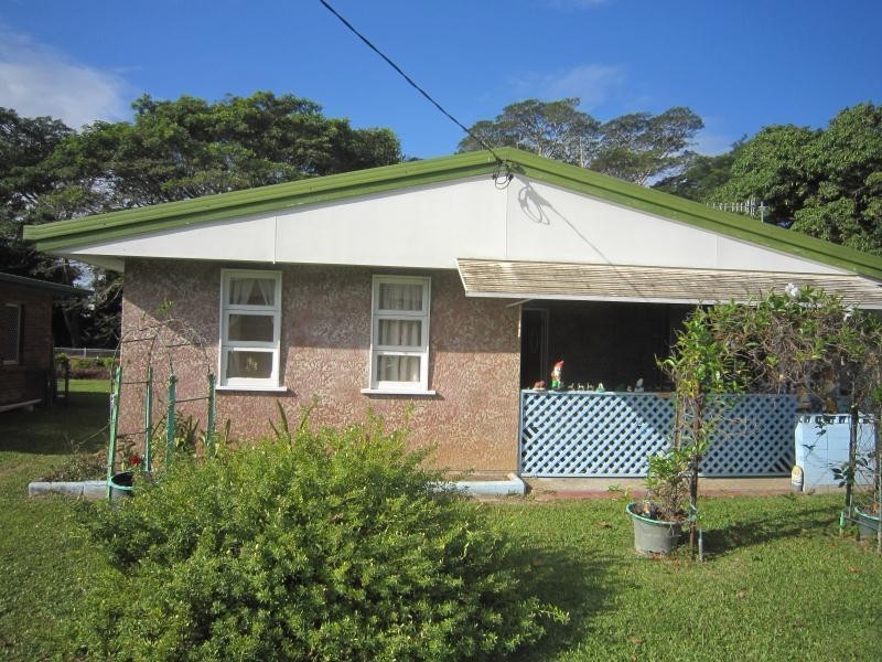 27 Henley Street, Earlville QLD 4870