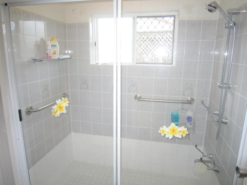 Bentley Park QLD 4869