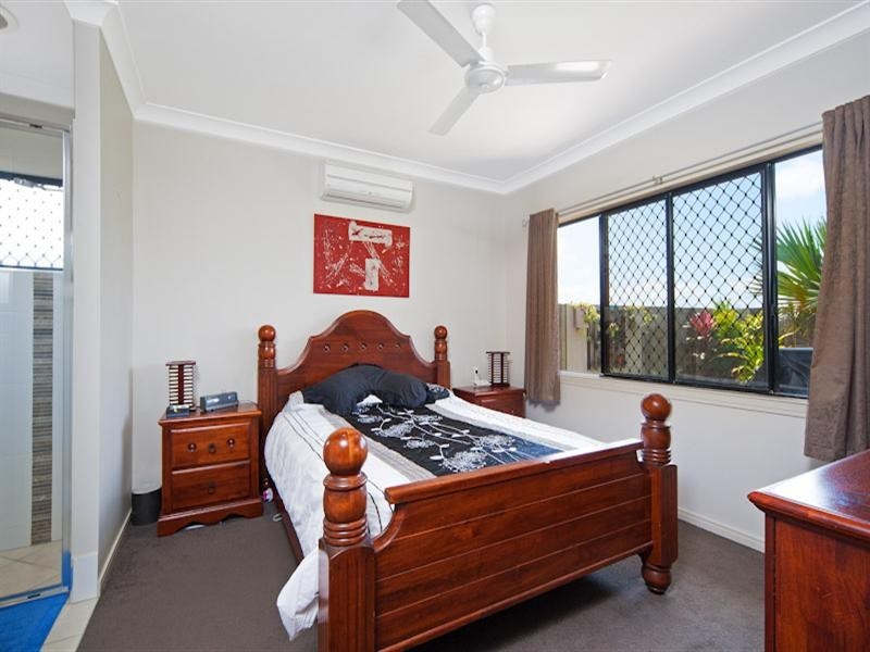 Bentley Park QLD 4869