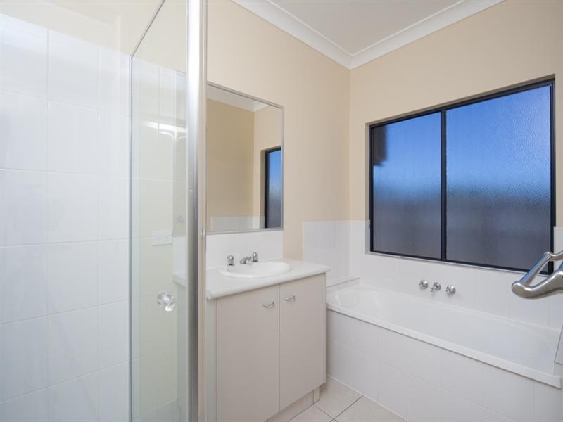 15 Conway Close, Bentley Park QLD 4869