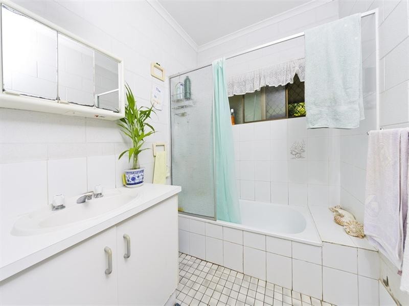 18 Sirius Street, Bentley Park QLD 4869