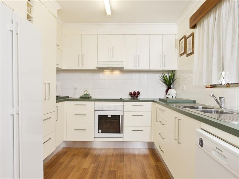 24 Scenic Street, Bayview Heights QLD 4868