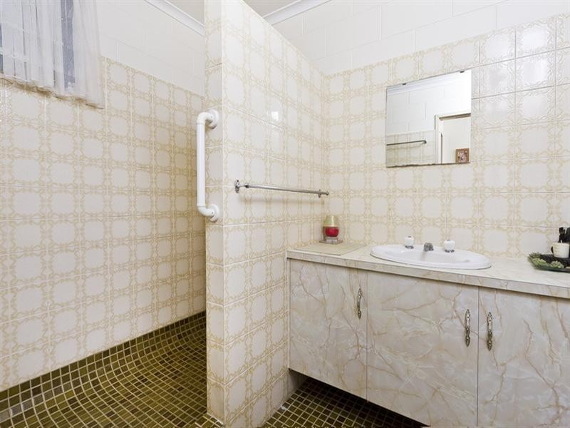 24 Scenic Street, Bayview Heights QLD 4868