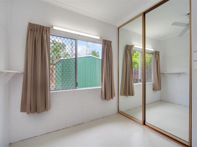 9 Paradise Close, White Rock QLD 4868