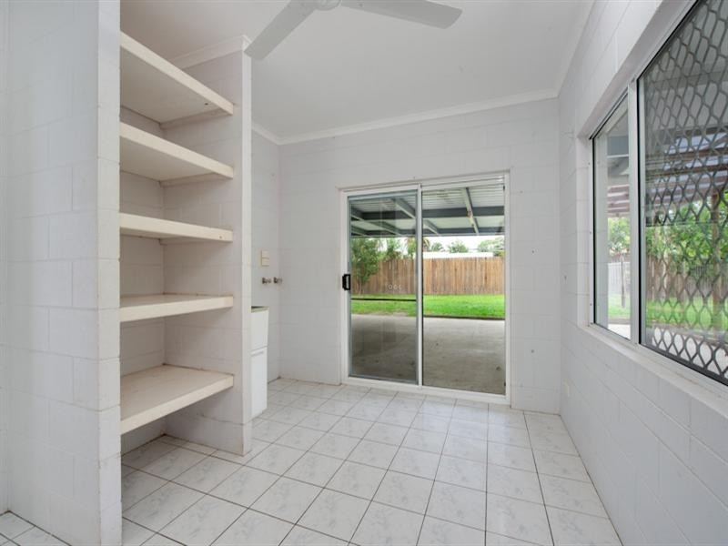 9 Paradise Close, White Rock QLD 4868