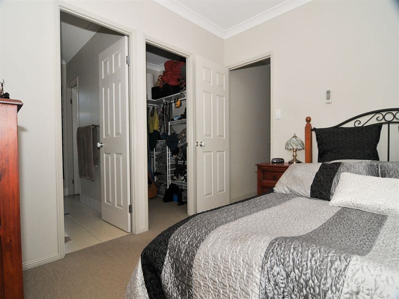 28 Altona Street, Bentley Park QLD 4869