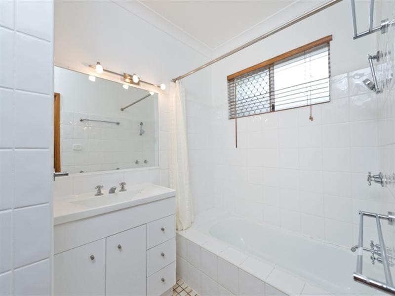 19 Fishburn Street, Bentley Park QLD 4869