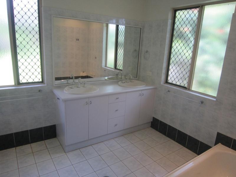 3 Speedy Close, Bentley Park QLD 4869