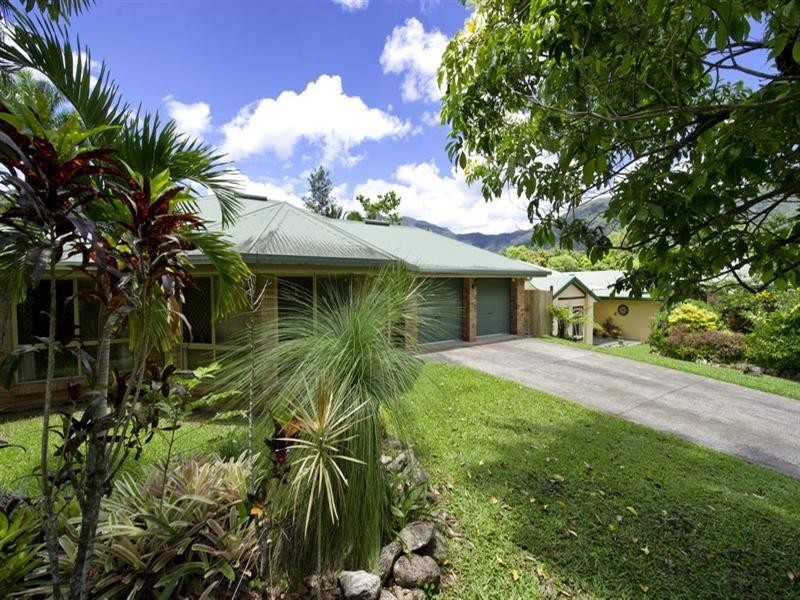 7 Thorpe Place, Bentley Park QLD 4869