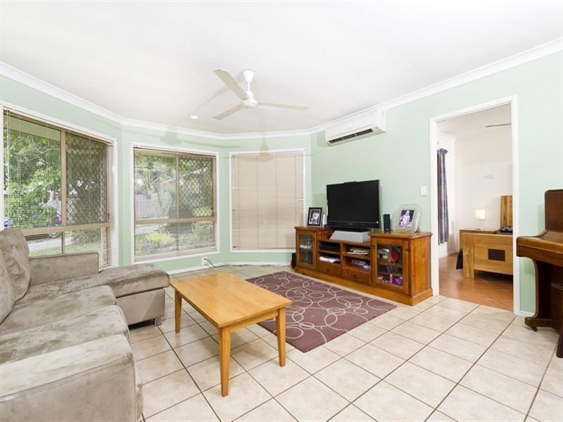 7 Thorpe Place, Bentley Park QLD 4869