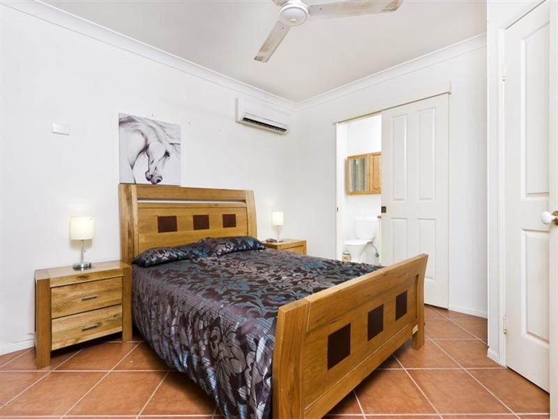 7 Thorpe Place, Bentley Park QLD 4869