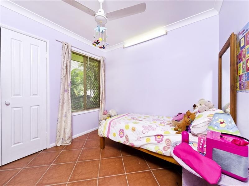 7 Thorpe Place, Bentley Park QLD 4869