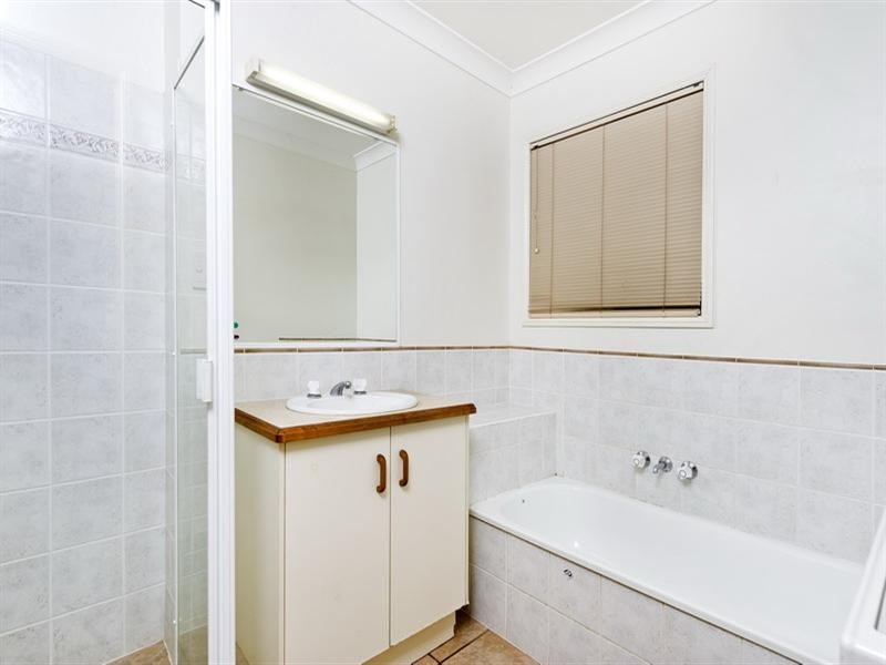 7 Thorpe Place, Bentley Park QLD 4869