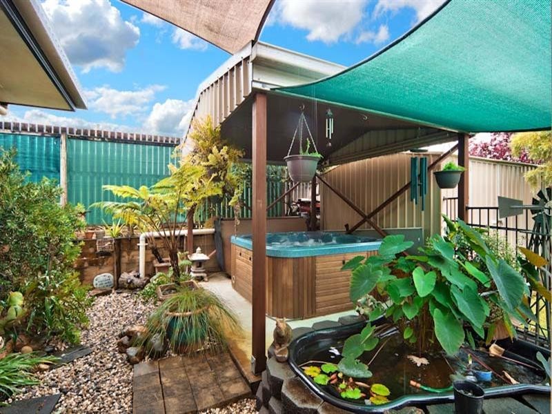 4 Hillman Place, Bentley Park QLD 4869