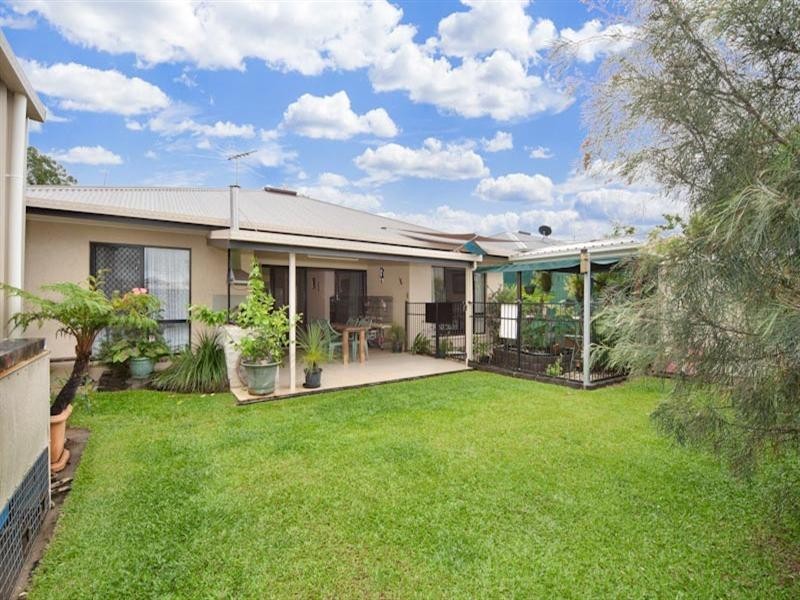4 Hillman Place, Bentley Park QLD 4869