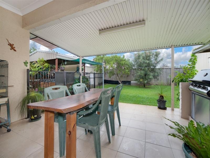 4 Hillman Place, Bentley Park QLD 4869