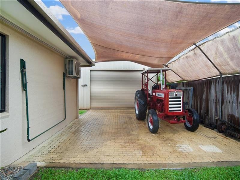 4 Hillman Place, Bentley Park QLD 4869