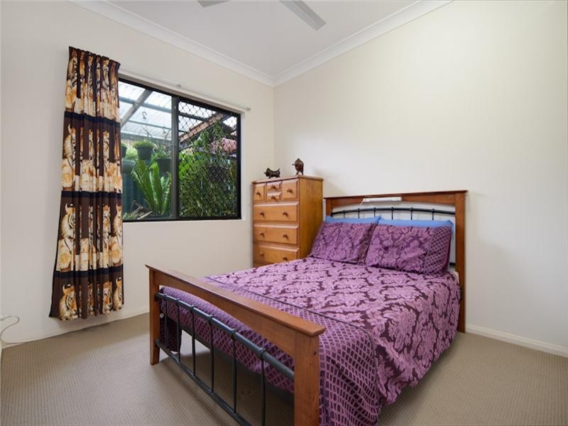 4 Hillman Place, Bentley Park QLD 4869