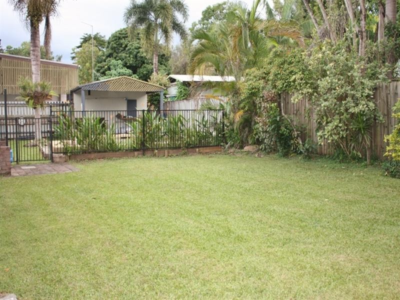 4 Coombs Street, White Rock QLD 4868