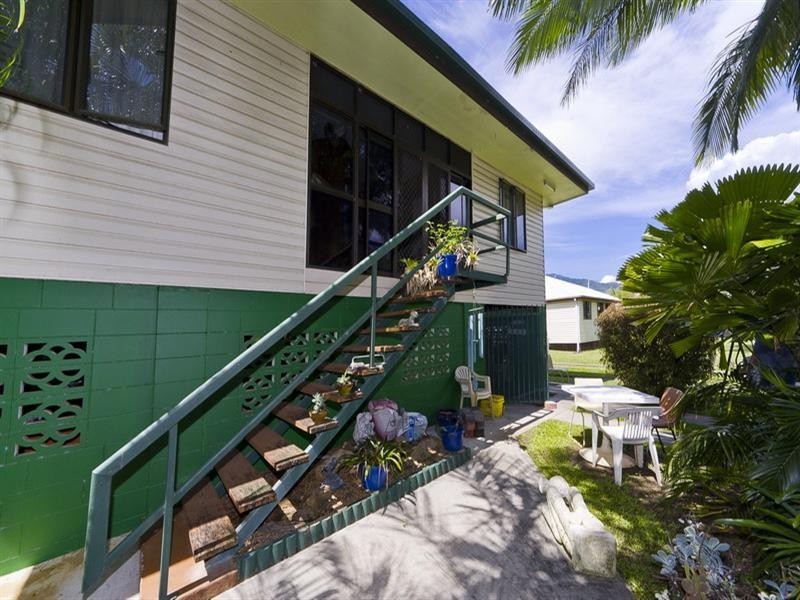 9 Simmonds Street, Gordonvale QLD 4865