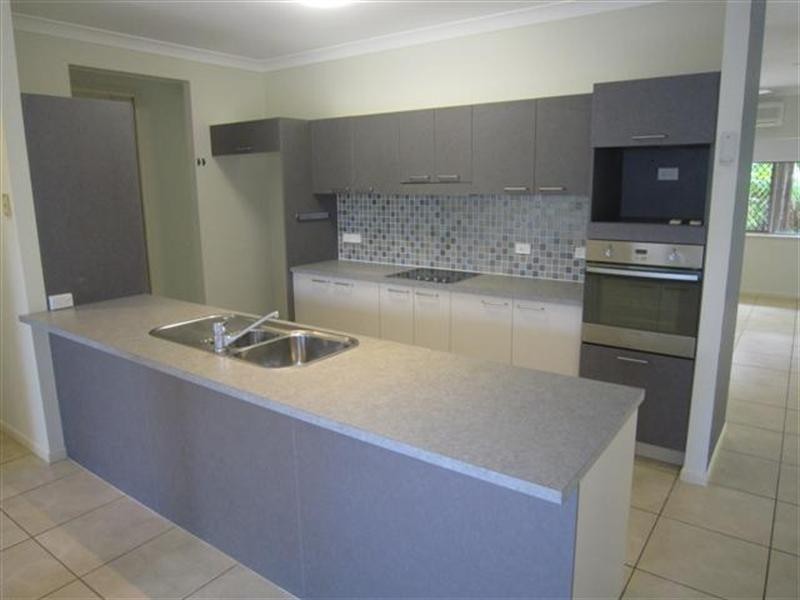 18 Cliffdale Street, Bentley Park QLD 4869