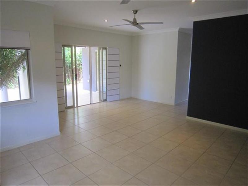 18 Cliffdale Street, Bentley Park QLD 4869