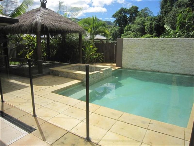 18 Cliffdale Street, Bentley Park QLD 4869