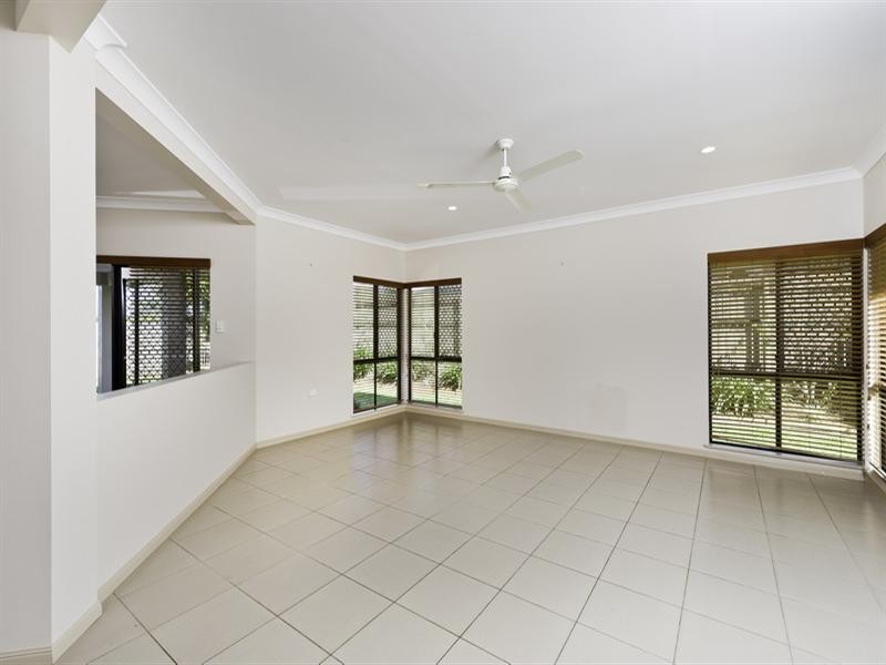 Bentley Park QLD 4869