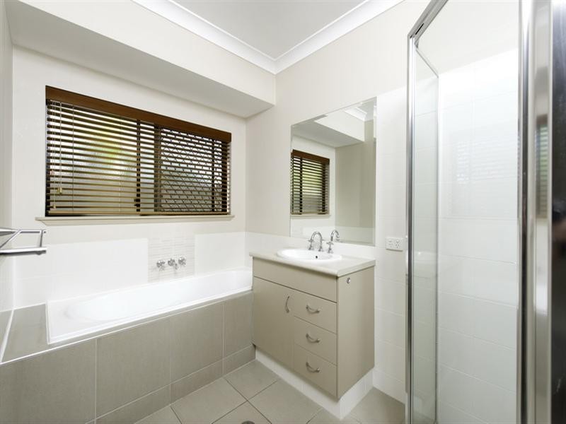 Bentley Park QLD 4869