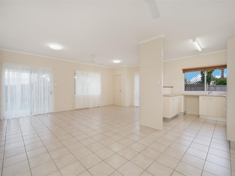 Bentley Park QLD 4869