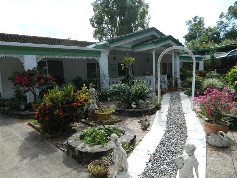 61 Mestrez Street, Mooroobool QLD 4870