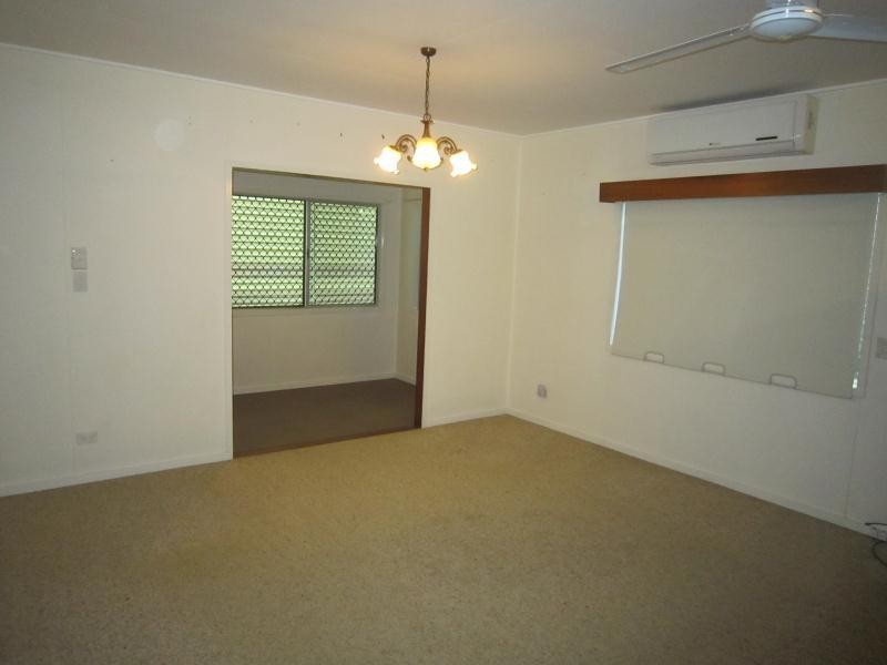 52 Hayward Street, Mooroobool QLD 4870