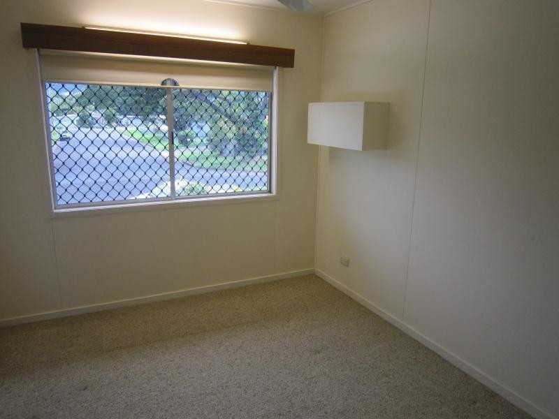 52 Hayward Street, Mooroobool QLD 4870