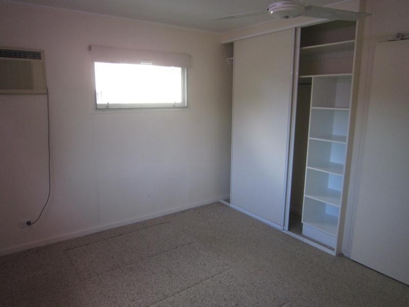 52 Hayward Street, Mooroobool QLD 4870