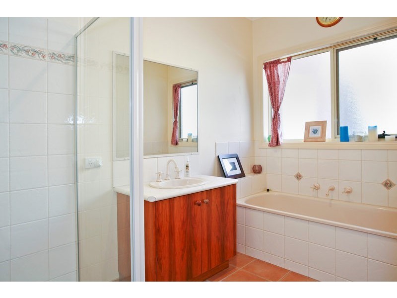 46 Monterey Drive, Waurn Ponds VIC 3216