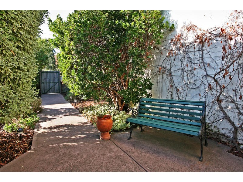 71 North Valley Road, Highton VIC 3216