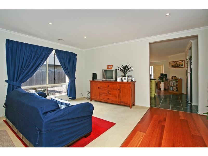24 Semillion Place, Waurn Ponds VIC 3216