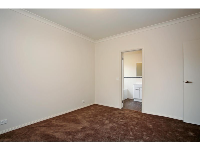 2/69 Malinda Crescent, Bell Park VIC 3215