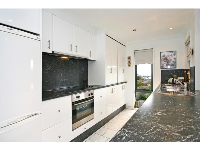 4 Christie Court, Wandana Heights VIC 3216