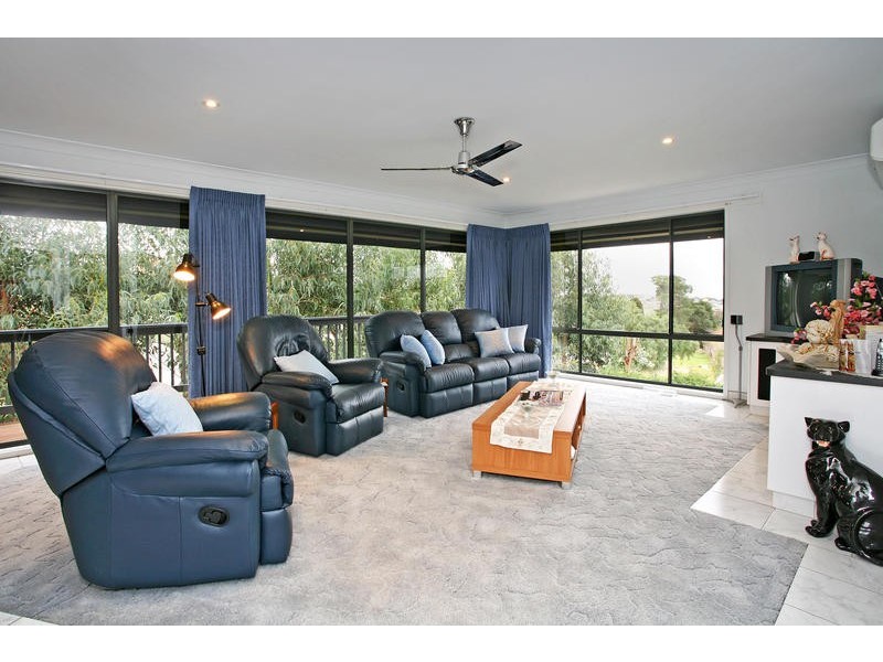 4 Christie Court, Wandana Heights VIC 3216
