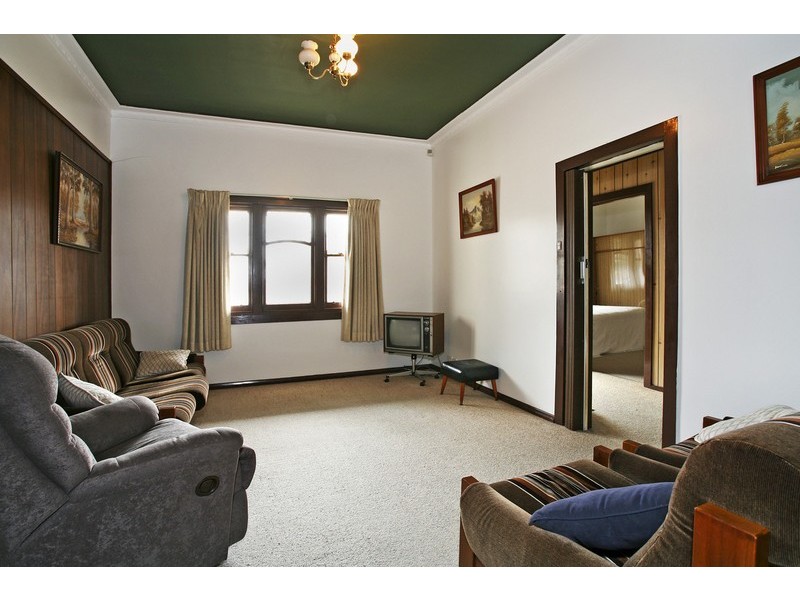 37 Mervyn Street, Newtown VIC 3220