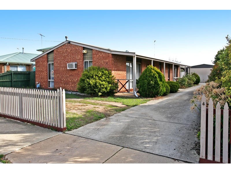 4 Sandalwood Court, Grovedale VIC 3216