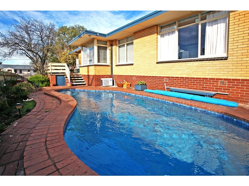 85 North Valley Road, Highton VIC 3216