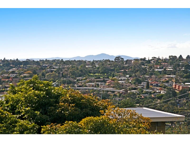 85 North Valley Road, Highton VIC 3216