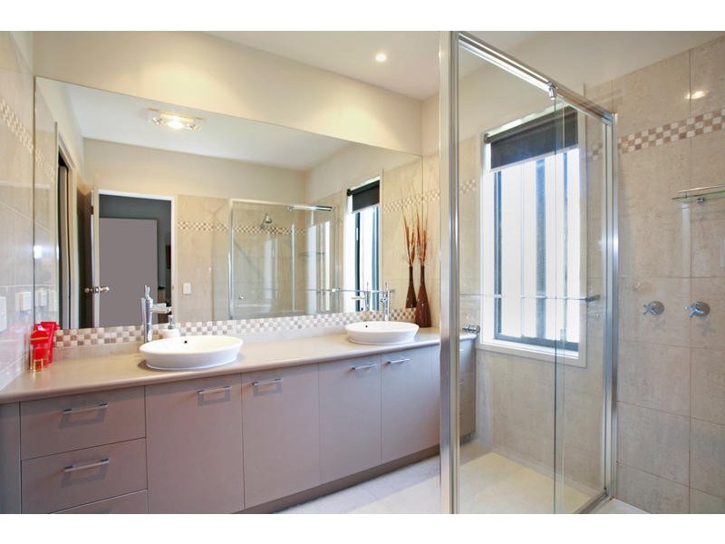 2 Madeline Drive, Wandana Heights VIC 3216