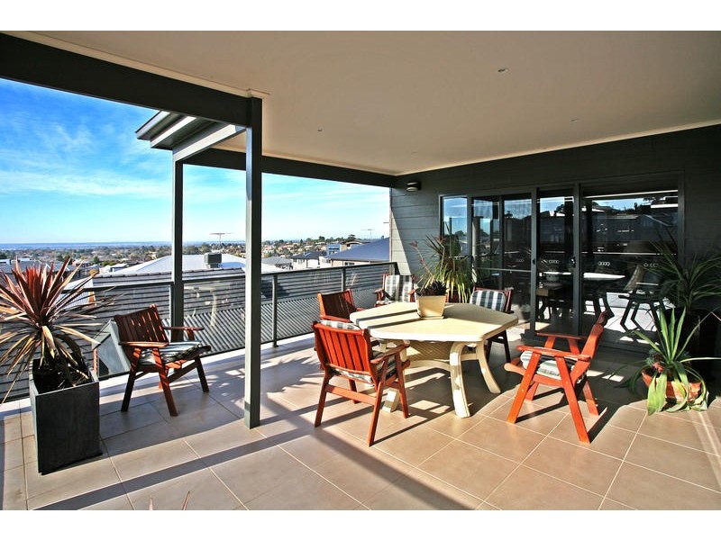 2 Madeline Drive, Wandana Heights VIC 3216