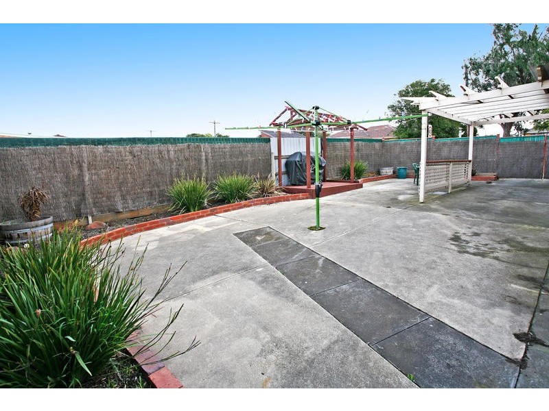 33 Fairlie Street, Hamlyn Heights VIC 3215
