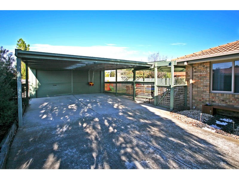 11 Greenville Drive, Grovedale VIC 3216