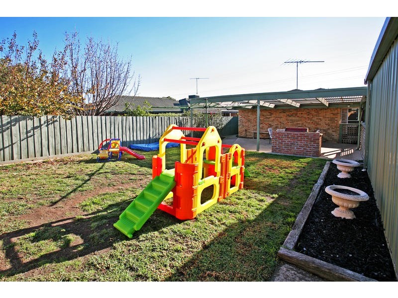 11 Greenville Drive, Grovedale VIC 3216